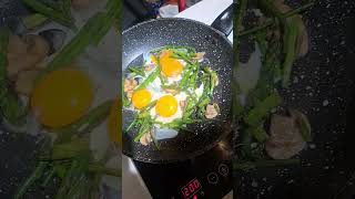 EGGS ASPARAGUS AND MUSHROOMS  YUMMY