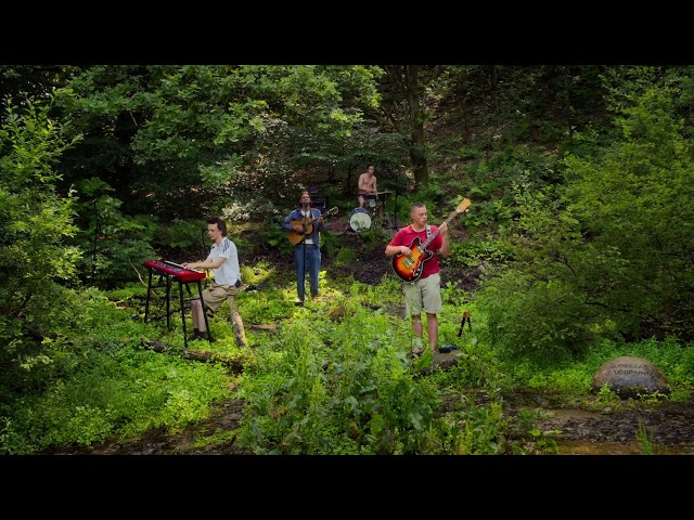 Smelter Under Manen von Aphaca ((jetzt ansehen))
