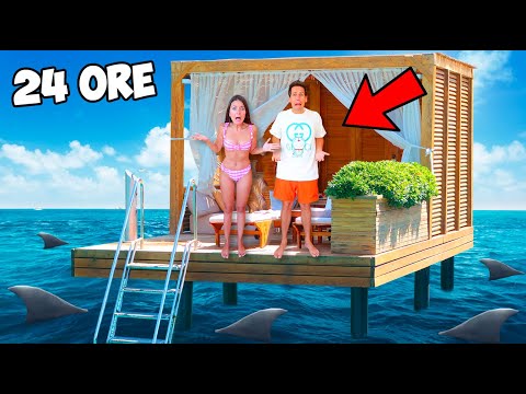 VIVIAMO 24 ORE IN UNA VERA CASA SULL'ACQUA AL MARE!!