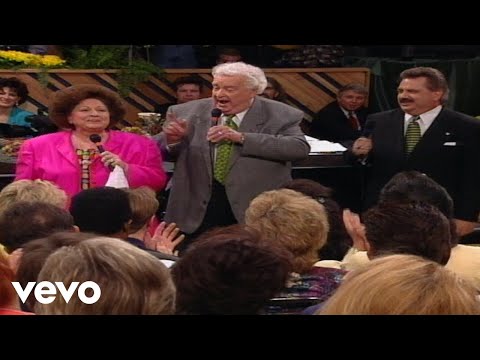Bill & Gloria Gaither - When God's Chariot Comes [Live] ft. The Happy Goodmans, J.D. Sumner