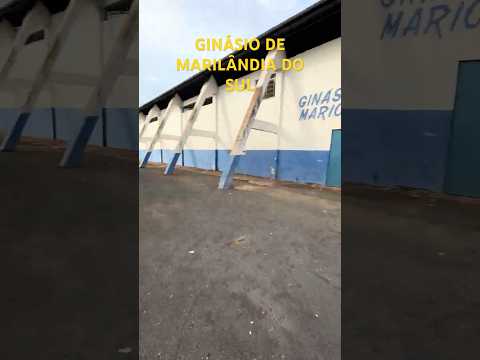 Subindo as Escadas do Ginásio de Esportes de Marilândia do Sul