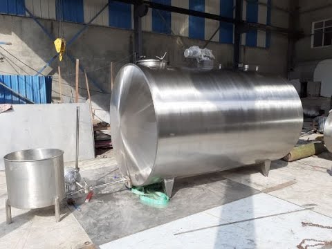 Three stainless steel blending and mixing vessel