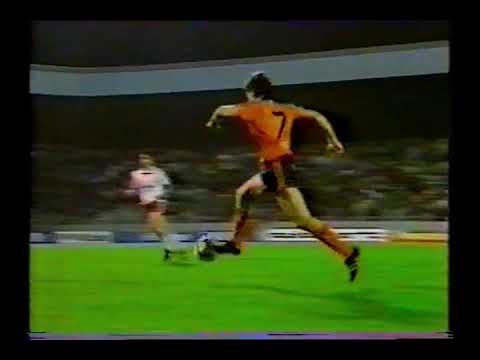 29/09/1982 - PSV Eindhoven v Dundee United - UEFA Cup 1st Round 2nd Leg - Highlights