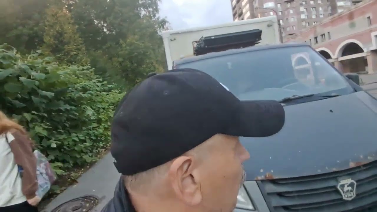 Допустить Беспредел в Питере у Больниц и Поликлиник...может только Предатель