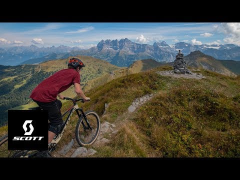 "In Reach" Shorts - Châtel w/Antoine Buffart
