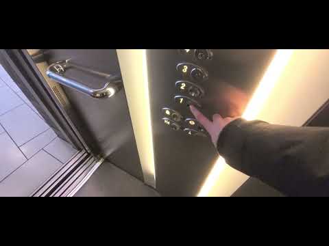 2007 Otis Gen2 Lift @ Showcase De Lux in Leicester