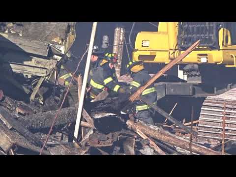 NEWARK NEW JERSEY WORKING FIRE 1/14/18 ENGINE 5 TACKLES A  LARGE REKINDLE