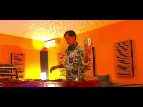 Alex Barattini Vinyl Collection @ Outwave Studio 