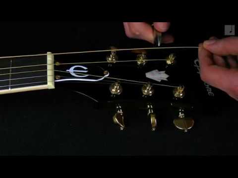 Wymiana strun w gitarze akustycznej