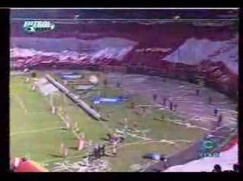 "independiente santa fe bandera" Barra: La Guardia Albi Roja Sur • Club: Independiente Santa Fe