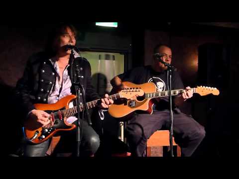 Costello Hautamäki & Kalle Pakarinen duo: Matka tuntemattomaan