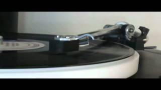 Rega P25 Plays Triangle by Herbie Hancock on Blue Note Records LP