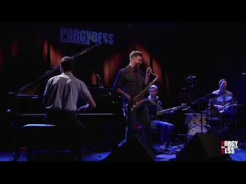 Interlude 3 - Flower (Georg Vogel, Raphael Preuschl & Michael Prowaznik) feat. Jure Pukl