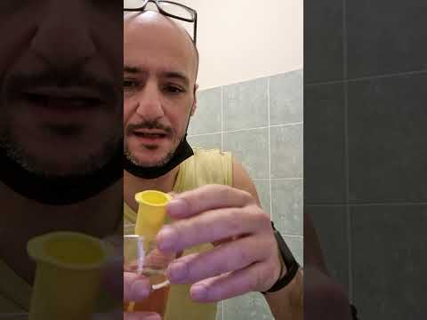 How to fill a test tube with urine without getting dirty. Riempire una provetta di urina senza caos.