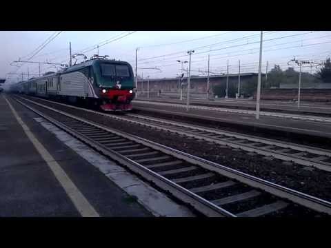 E464 270 Trenord+8 piano ribassato XMPR e Trenord - Milano Greco 26/10/2015