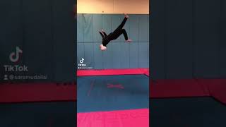 Download lagu Berjalan di Udara 💨 #celanapendek #parkour #hijabi #viral mp3