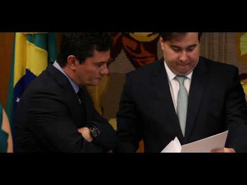 Após atritos, Maia exclui pacote anticrime de Moro de sua agenda na Câmara