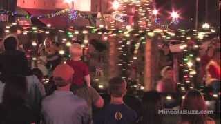 preview picture of video '2012 Mineola Christmas Parade. Mineola, Texas'