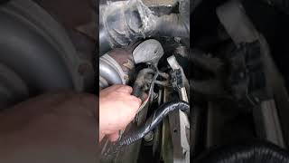 How do you unplug ICP sensor 2003 f250 6.0 powerstroke (just unplugging for TS P2285 ,not removing)?