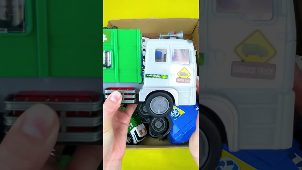 【はたらく車】ごみ収集車のおもちゃを細かくチェック！[Working car] Check out the  garbage truck toy in detail!