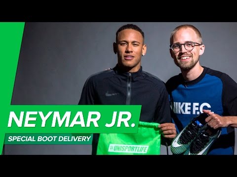 Neymar Jr. Mercurial Vapor 11 unboxing and delivery - JayMike meeting NJR!