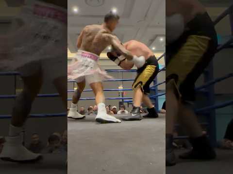 ANDREW HUNT RETURNS TO PROFESSIONAL BOXING IN STYLE STOPPING MICAH RIVETTI IN 2 #andrewhunt #boxing