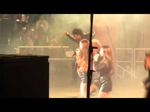 Jessica & Kyrstal - Tik Tok @ SMTOWN NYC 10/23