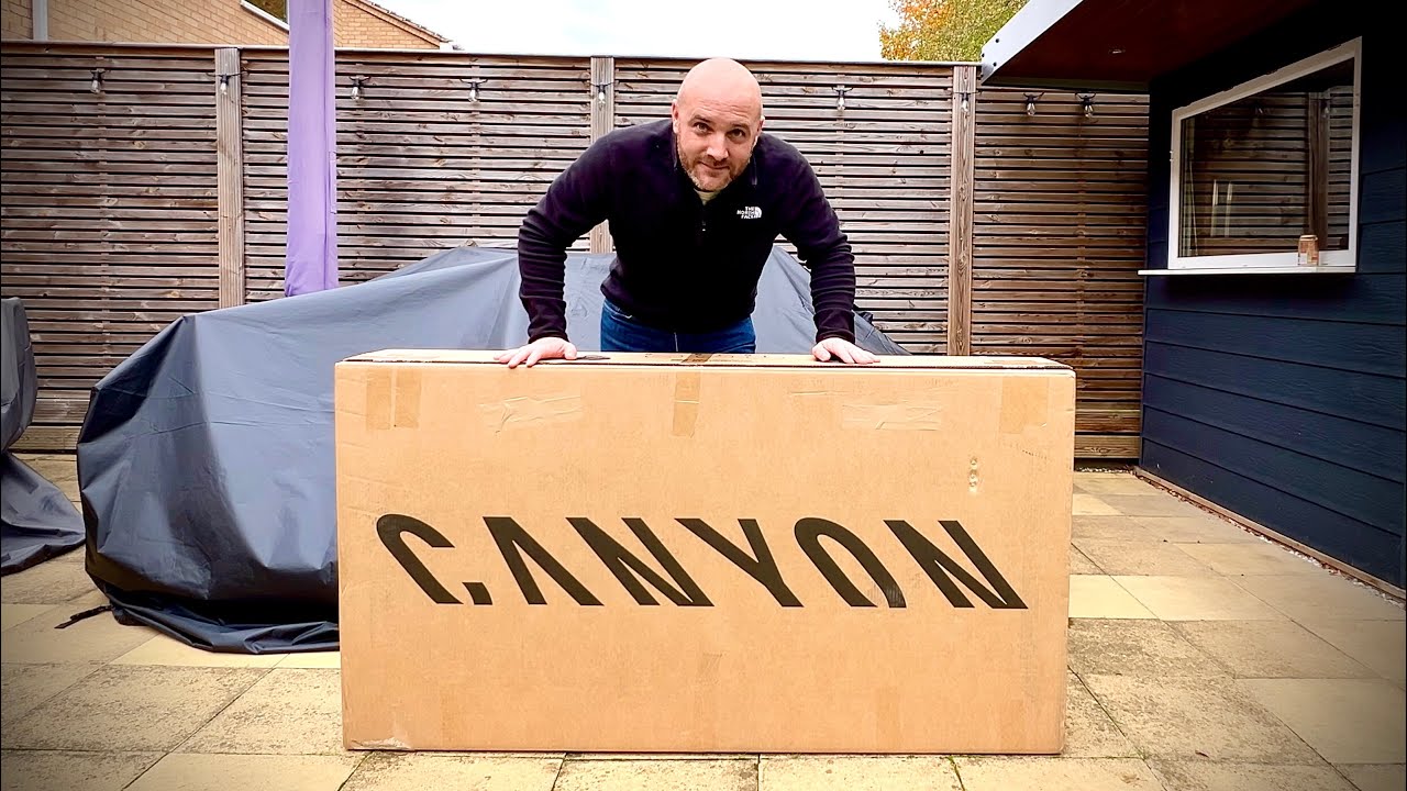 NEW BIKE DAY | Canyon Ultimate CF SLX 8 2026 - UNBOXING DISASTER!