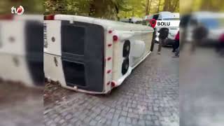 Yedigöller Milli Parkı’nda Minibüs Devrildi