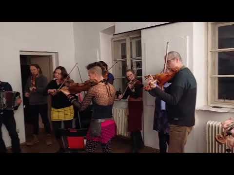 Traden Roma - Folk Fiddle Ensemble Wien @ Amerlinghaus