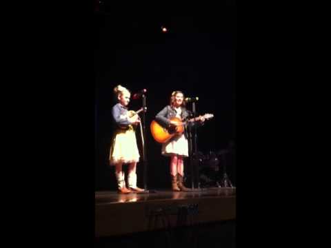 Kyla and Rylee Loucks singing.
