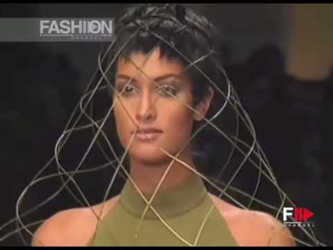 Yasmeen On The Runway - Claude Montana Spring/Summer 1994