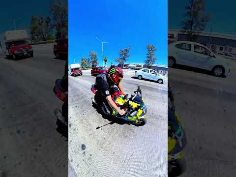 ¿Y el cachas es volado? 🤔🏍️