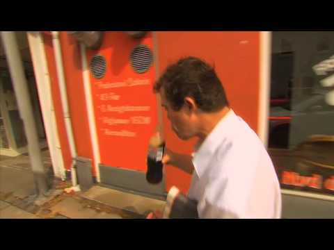 I en anden del af Danmark - Jan drikker cola