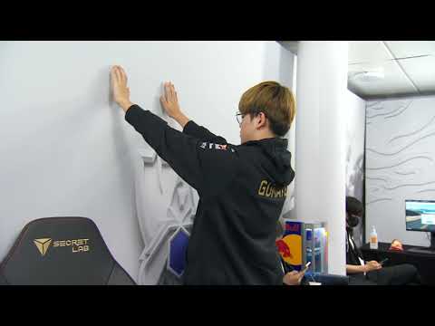 T1 Gumayusi being real sus