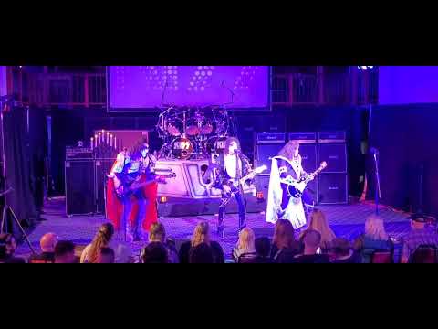 "STRUTTER"  KISSTORY