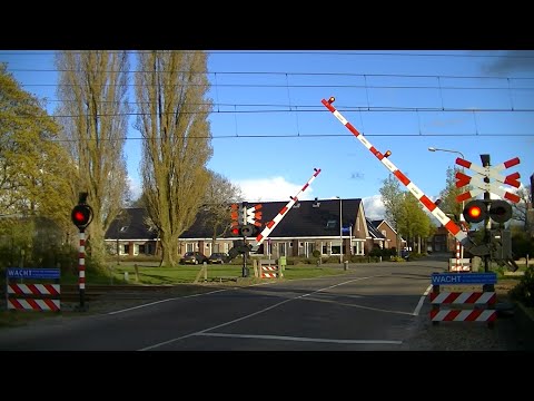Spoorwegovergang Bergentheim // Dutch railroad crossing