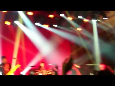 Billy Talent ft. Anti-Flag - Red Flag [Live/2012] [HD]