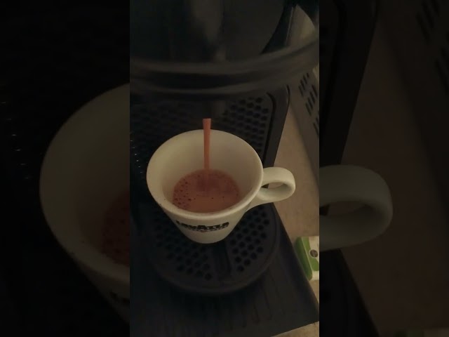 Vídeo relacionado con Lavazza, Crema e Gusto Classico, Cápsulas de Café Compatibles con Máquinas Nespresso Original, con Notas de Especias y Cacao, Arábica y Robusta, Intensidad 12/13, Tueste Ligero, 10 Paquetes x 10
