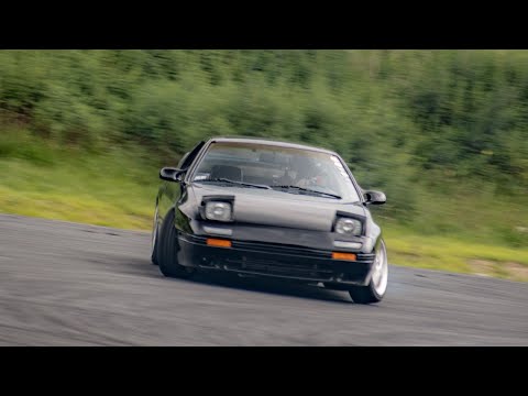 No power steering = better driving? | FC RX7 Restoration Ep.40