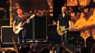 Foo Fighters &#39;Walk&#39; Live From iTunes Festival