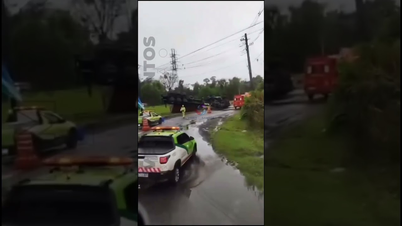 Carreta tomba na SP-055, em Santos.