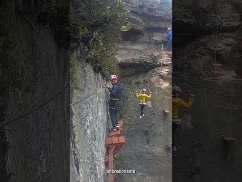 la Piedra Colgada en Susa, Cundinamarca.