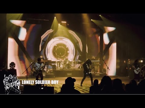 Hujan 16 Tahun - Lonely Soldier Boy