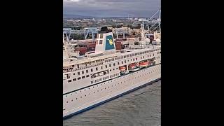 M/S Deutschand arriving to Dublin #cruiseship #phoenixreisen #dublinport #travel