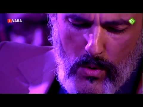 Ruben Block zingt Sweet Dreams in DWDD - YouTube.mp4