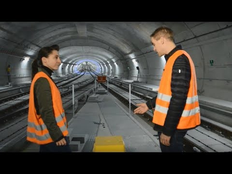 Blicke mit uns in einen neu gebauten U-Bahn-Tunnel