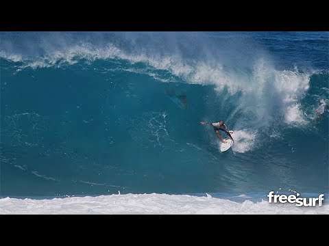 Tube of the Week / Jadson Andre at Backdoor Pipeline - Freesurf Magazine