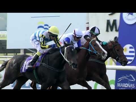 220605 c04 SELENA JONES