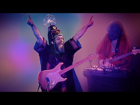 ATTENTION HUMANS! THIS IS HENGE...